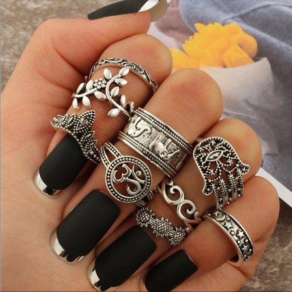 Jewelry - • Arabella • Antique 9 pc Boho Midi Ring Set